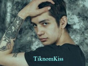TiknomKiss